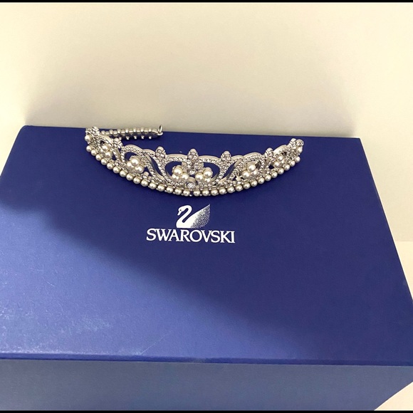 Vintage Swarovski Crystal Bridal Tiara - Picture 4 of 6